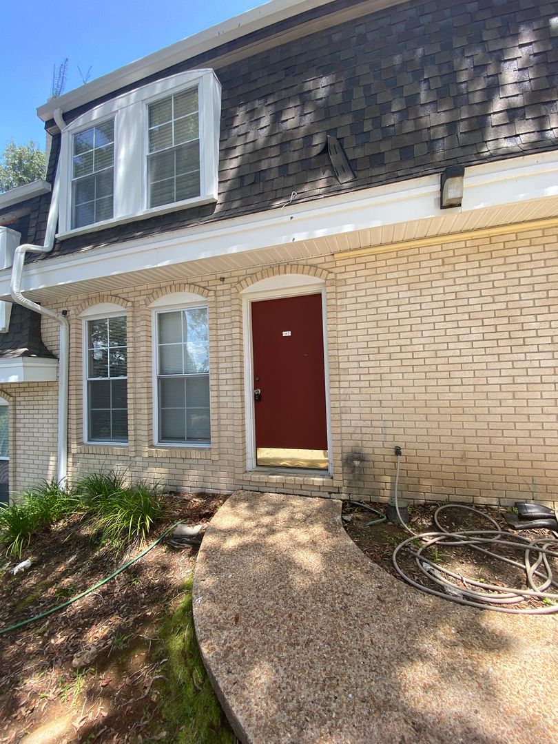 Tallahassee House: 2020 Continental Ave.