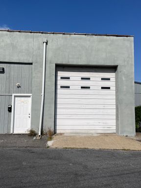 Available Now! Garage available for rent in Easton