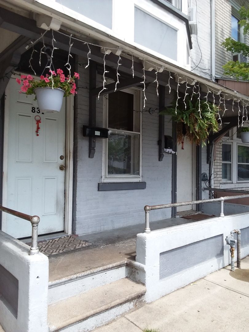 Allentown Apartment: 831 Chew Street