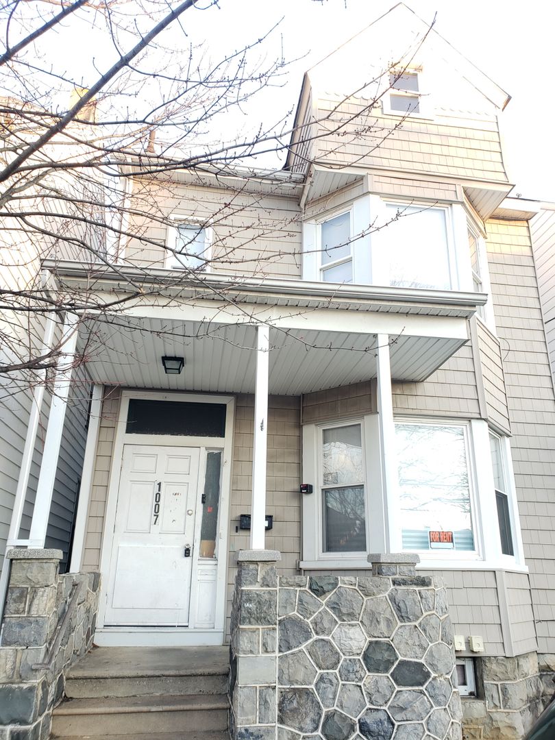 Easton Apartment: 1007 Butler Street