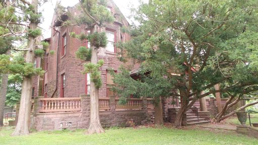 Lower level: Studio / 1 Bathroom Apartment in Catasauqua! – photo 1