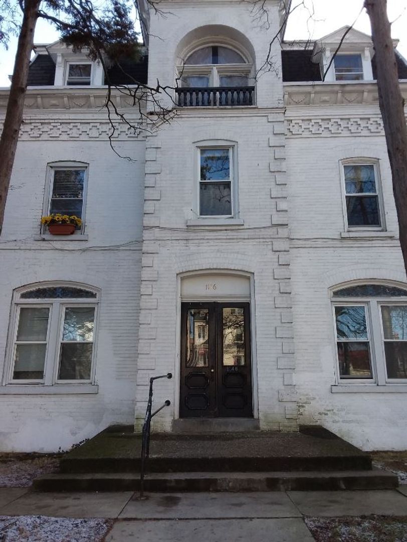 Allentown Apartment: 1142-1146 W Walnut Street
