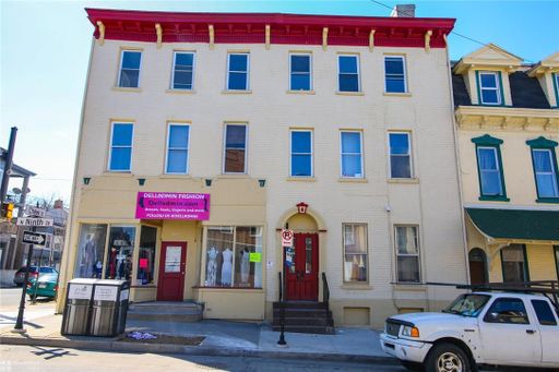 3rd Floor: 2 Bedroom 1 Bath in Allentown – photo 1