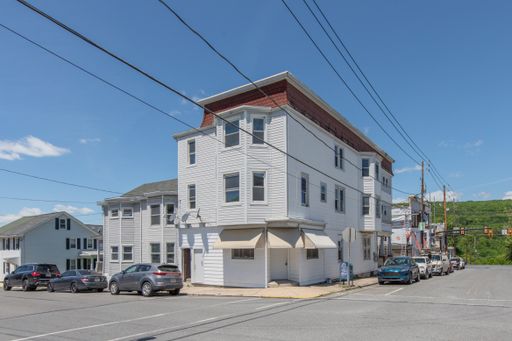 Beautifully Updated 1-Bedroom with Water & Sewer Included – photo 1