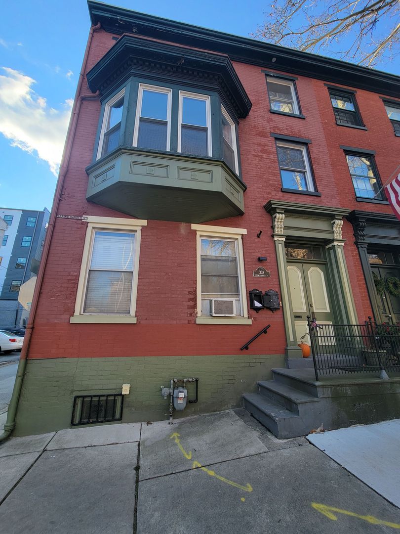 Easton Apartment: 338 Spring Garden St