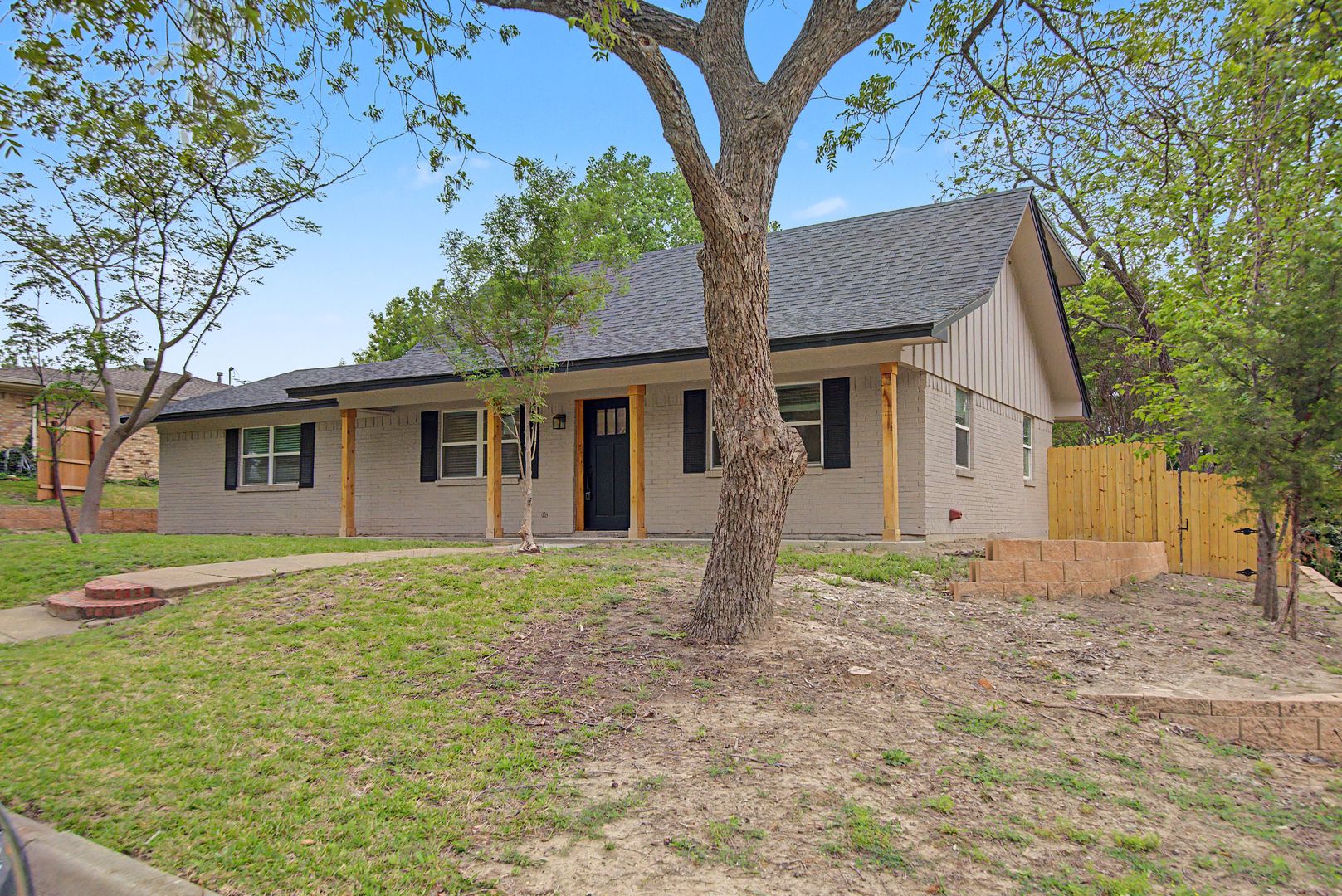 Rockwall House: 502 Rogers Way