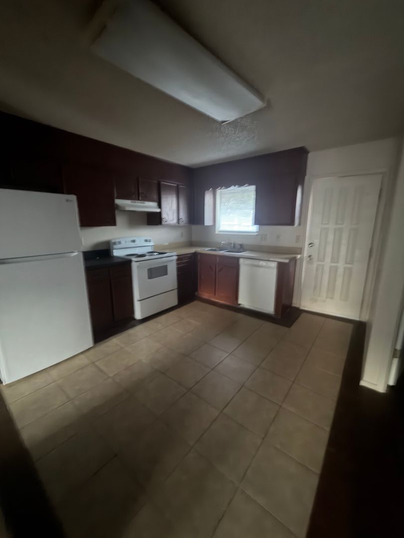 Hobbs Apartment: Kiowa