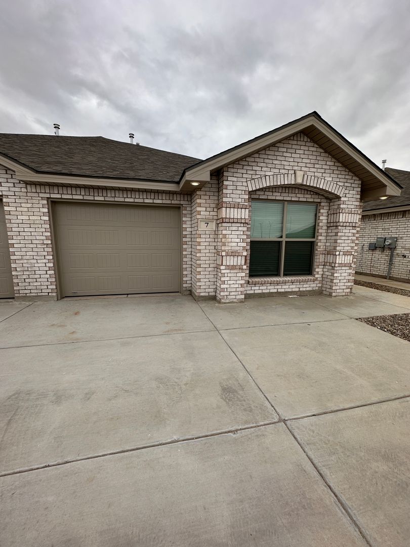 Odessa House: 5 deadwood