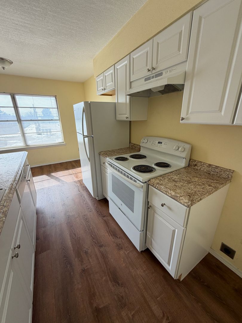 Hobbs Apartment: 616-716 Calle Sur