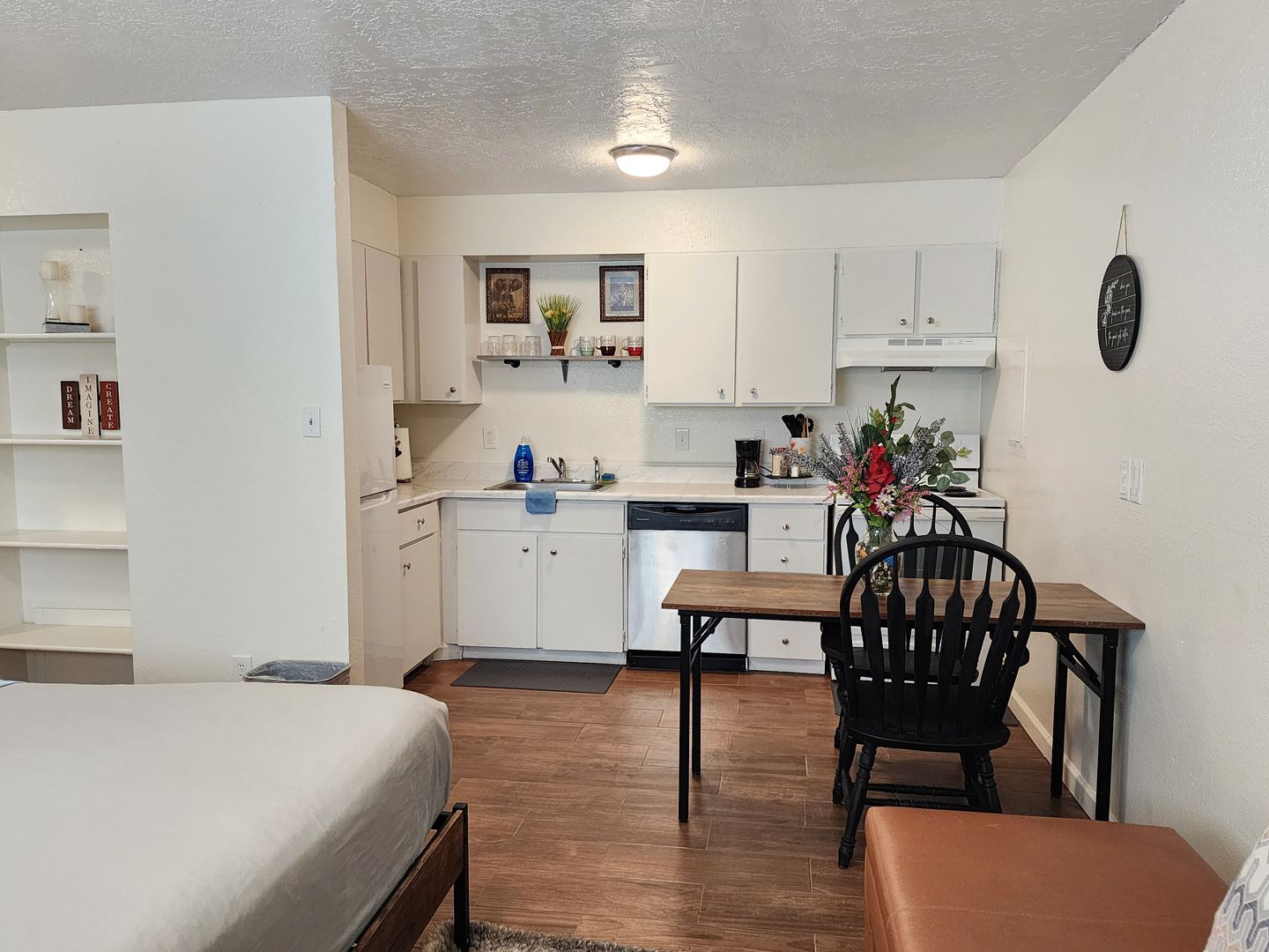 Hobbs Apartment: 300-304 St. Anne