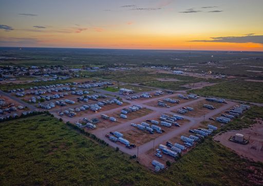 Rv spaces 30 amp 475.00 plus tax 50 amp spaces 500.00 plus tax daily and weekly rates also available