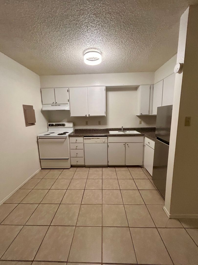 hobbs Apartment: St. Anne