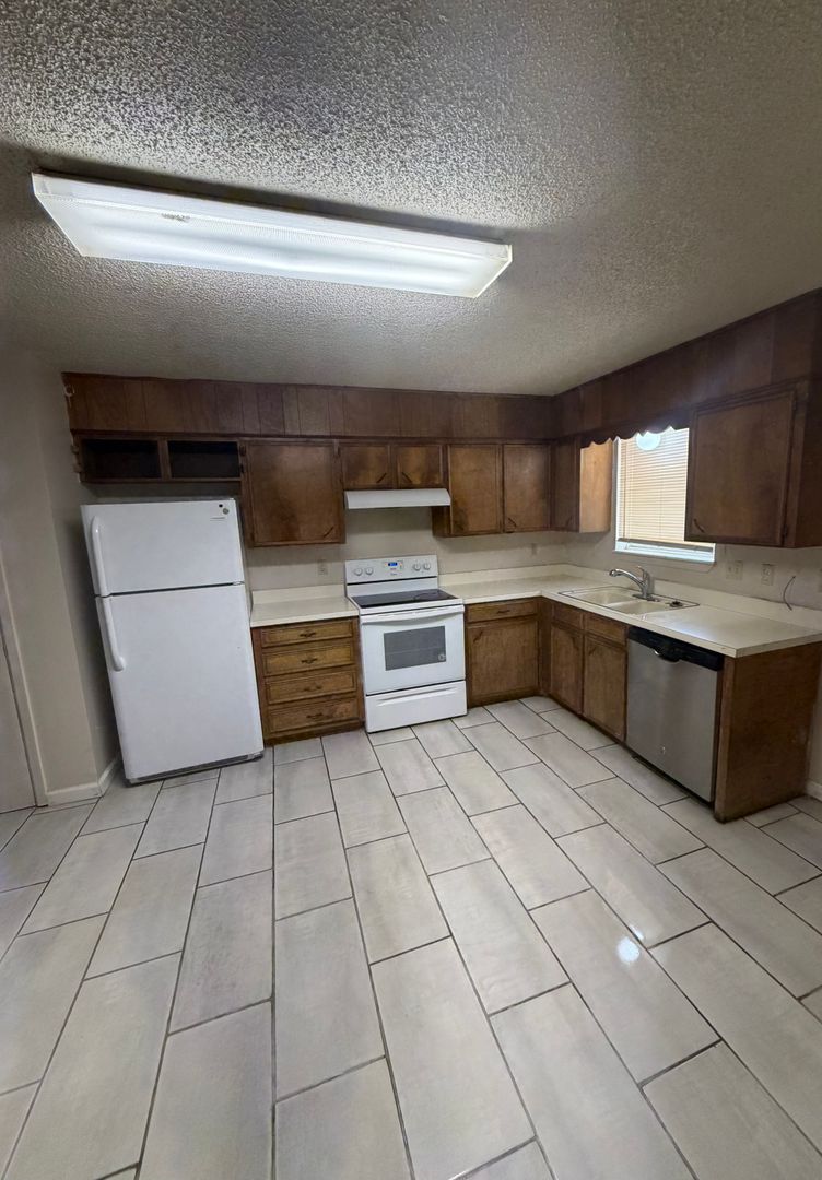 Hobbs Apartment: Kiowa