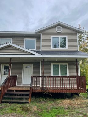 3 Bed/ 1.5 Bath Townhome in Fairbanks – photo 1