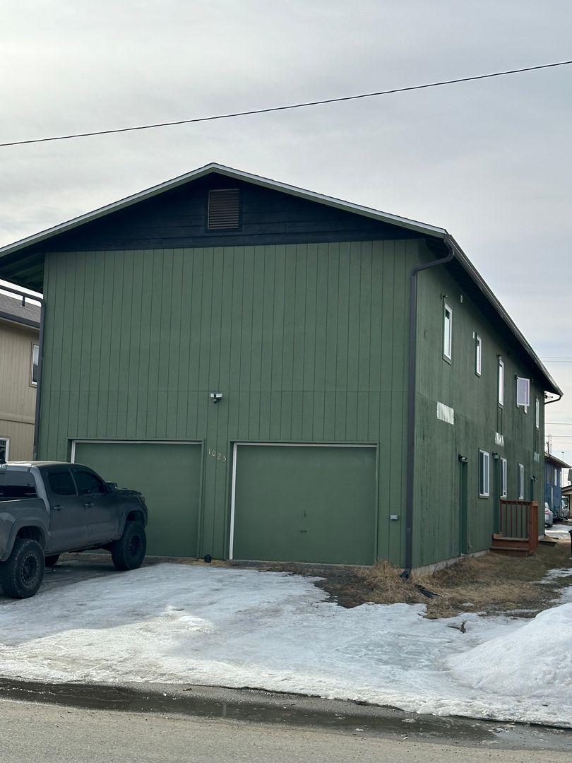 Fairbanks Apartment: 1025 27th Ave