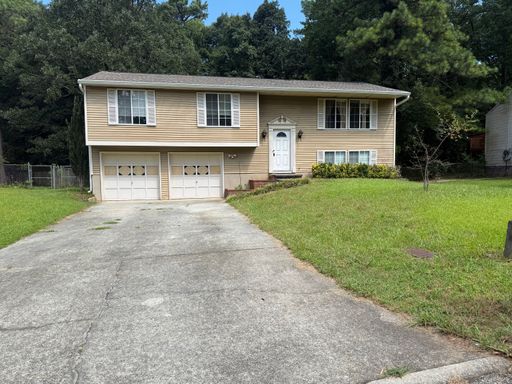 4 BEDROOM/2.5 BATHROOM Home for lease in Norcross – photo 1