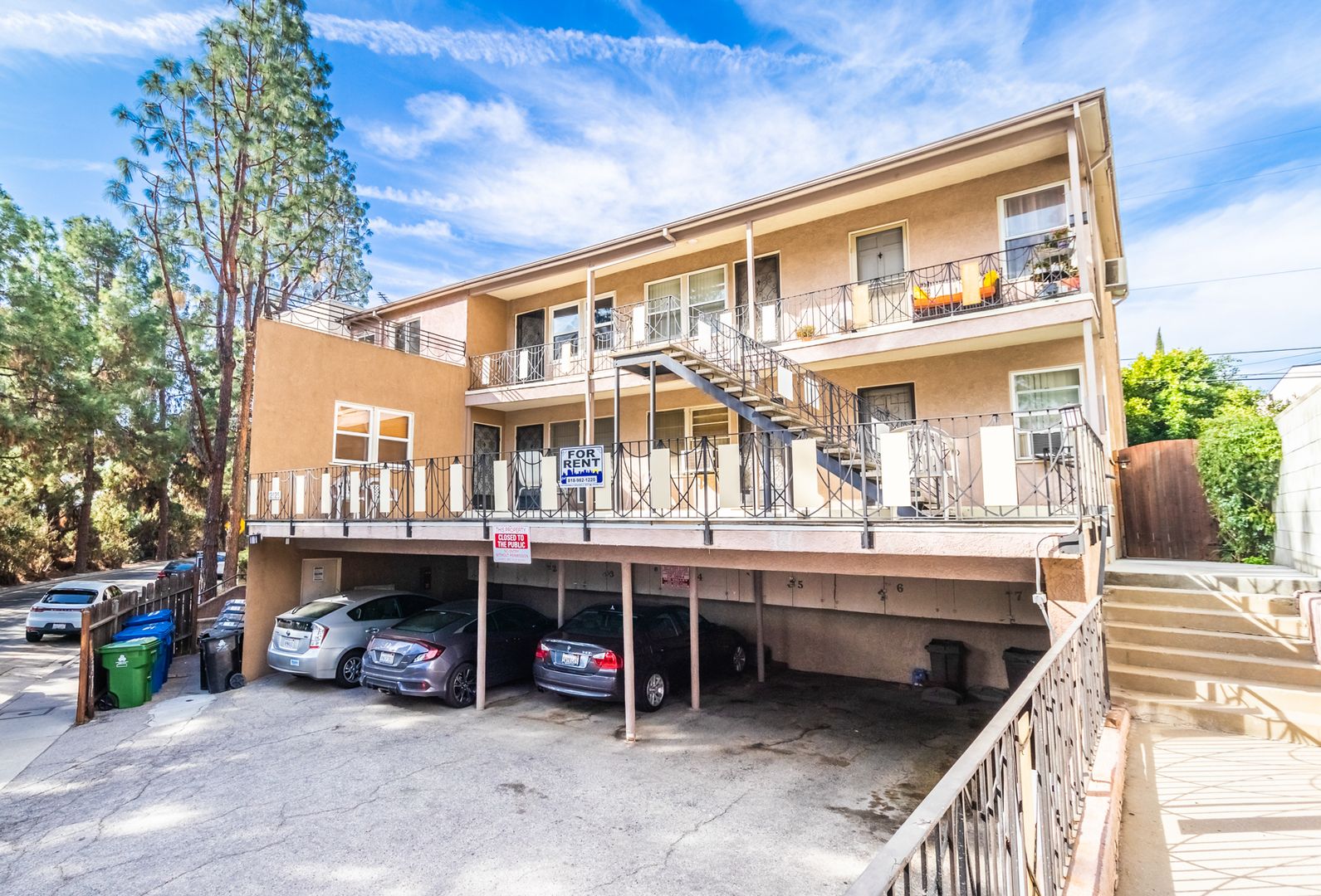 Studio City Apartment: 12125-29 Valleyheart Dr.