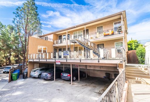 CUTE STUDIO IN STUDIO CITY! AVAILABLE NOW!