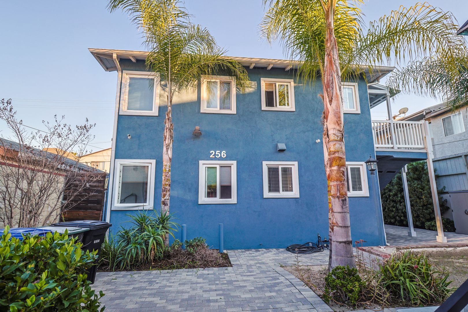 Burbank Apartment: 254-256 W. Tujunga Avenue