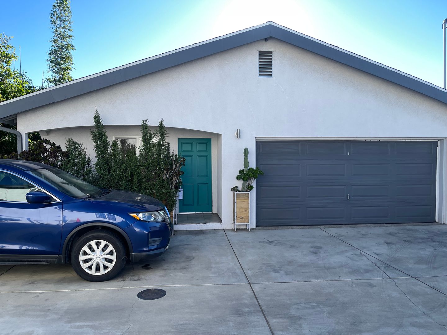 Los Angeles Apartment: 477-479 Nassau Avenue