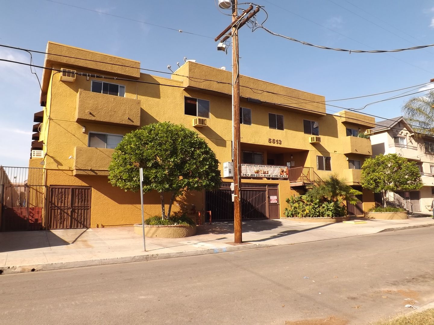 North Hollywood Apartment: 5513 Fulcher Avenue