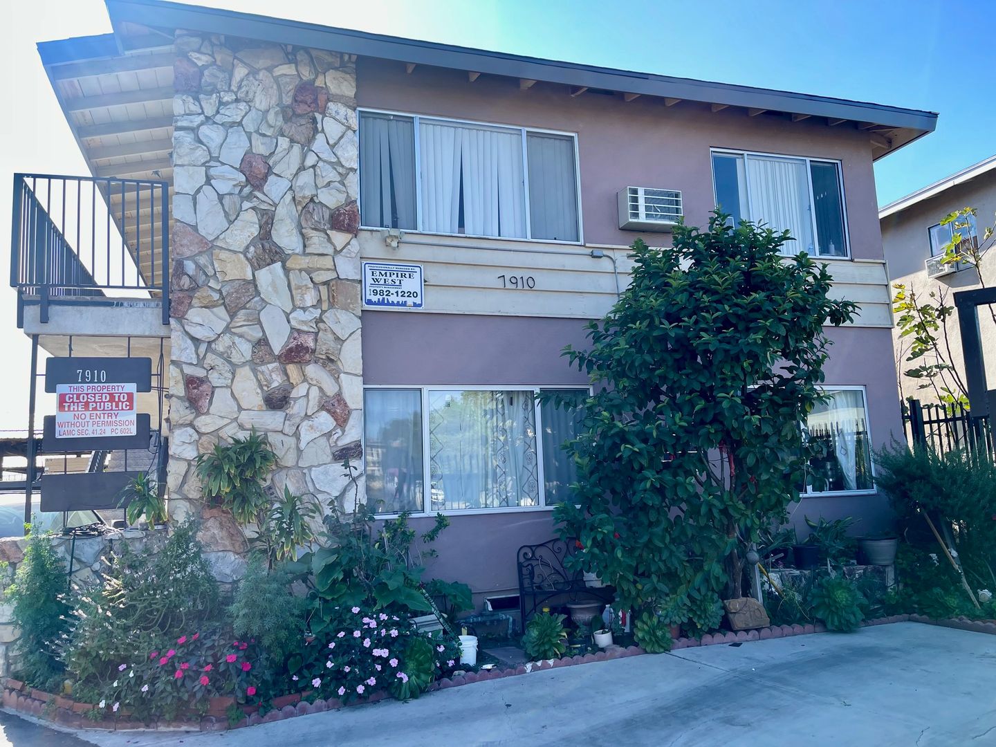 Panorama City Apartment: 7910 Kester Avenue