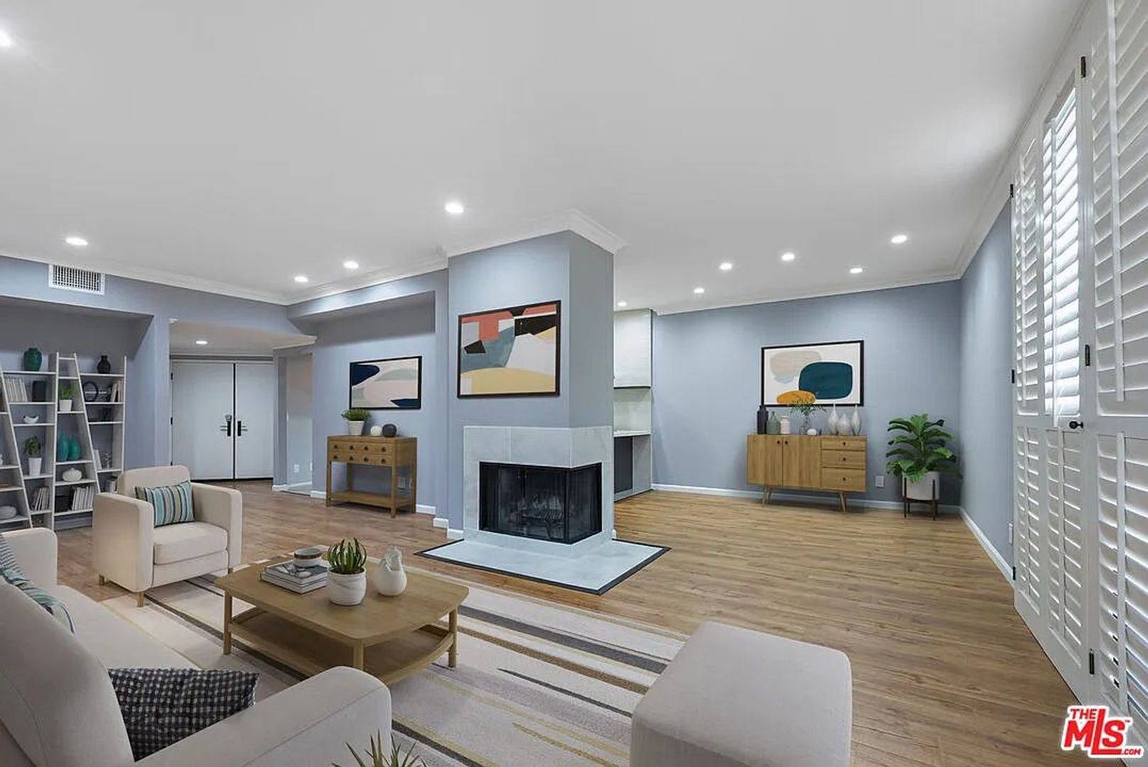 West Hollywood Condo: 930 N Wetherly Drive #202