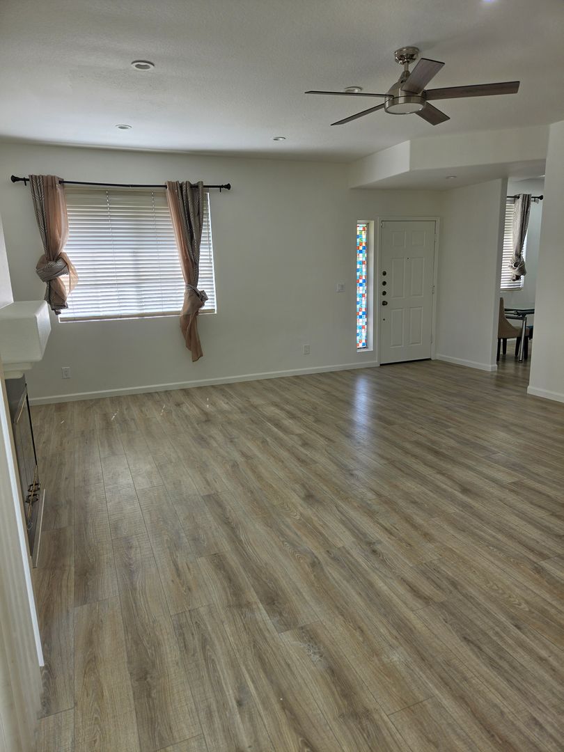 Canyon Country Townhome: 18110 Flynn Drive