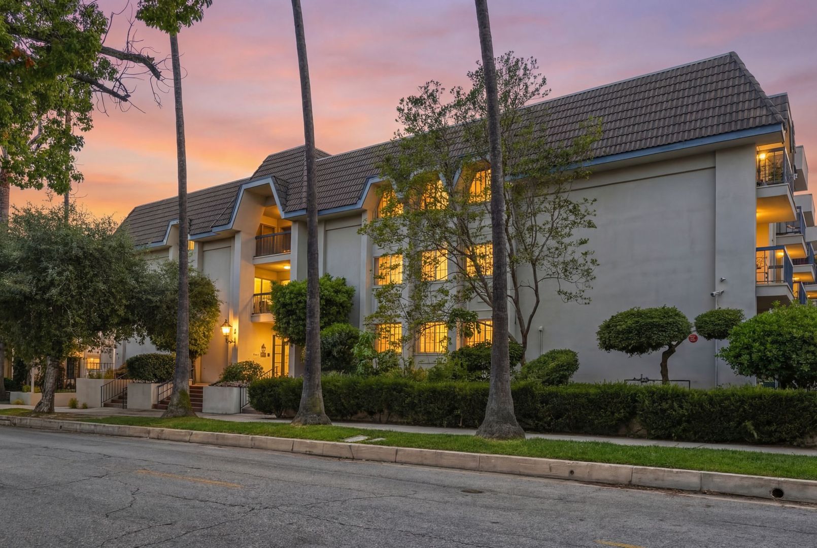 Pasadena Condo: 497 S. El Molino Avenue #101