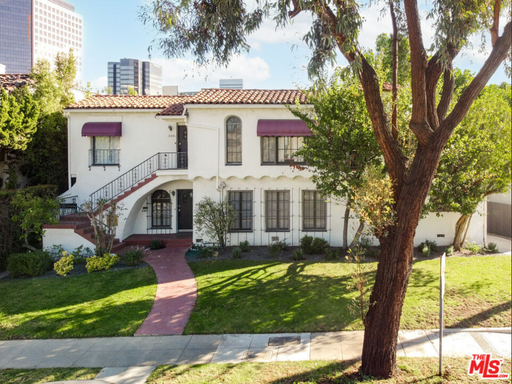 Beverly Hills Spanish-Style 1 Bed / 1 Bath Apartment – photo 1