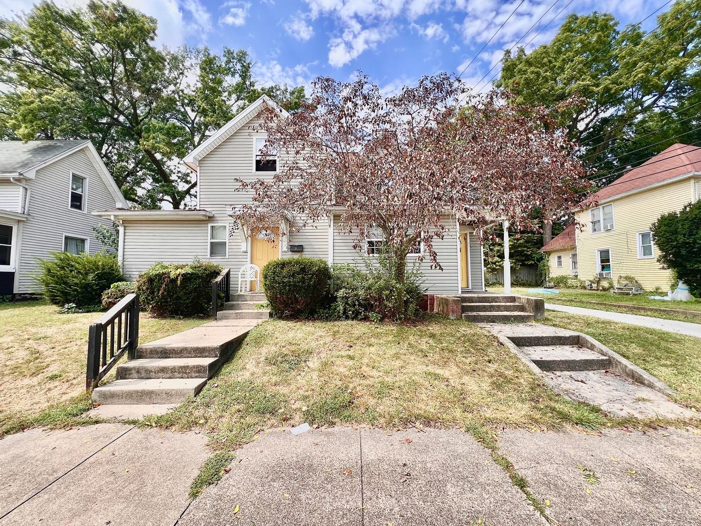 Mishawaka Apartment: 201 Smith St