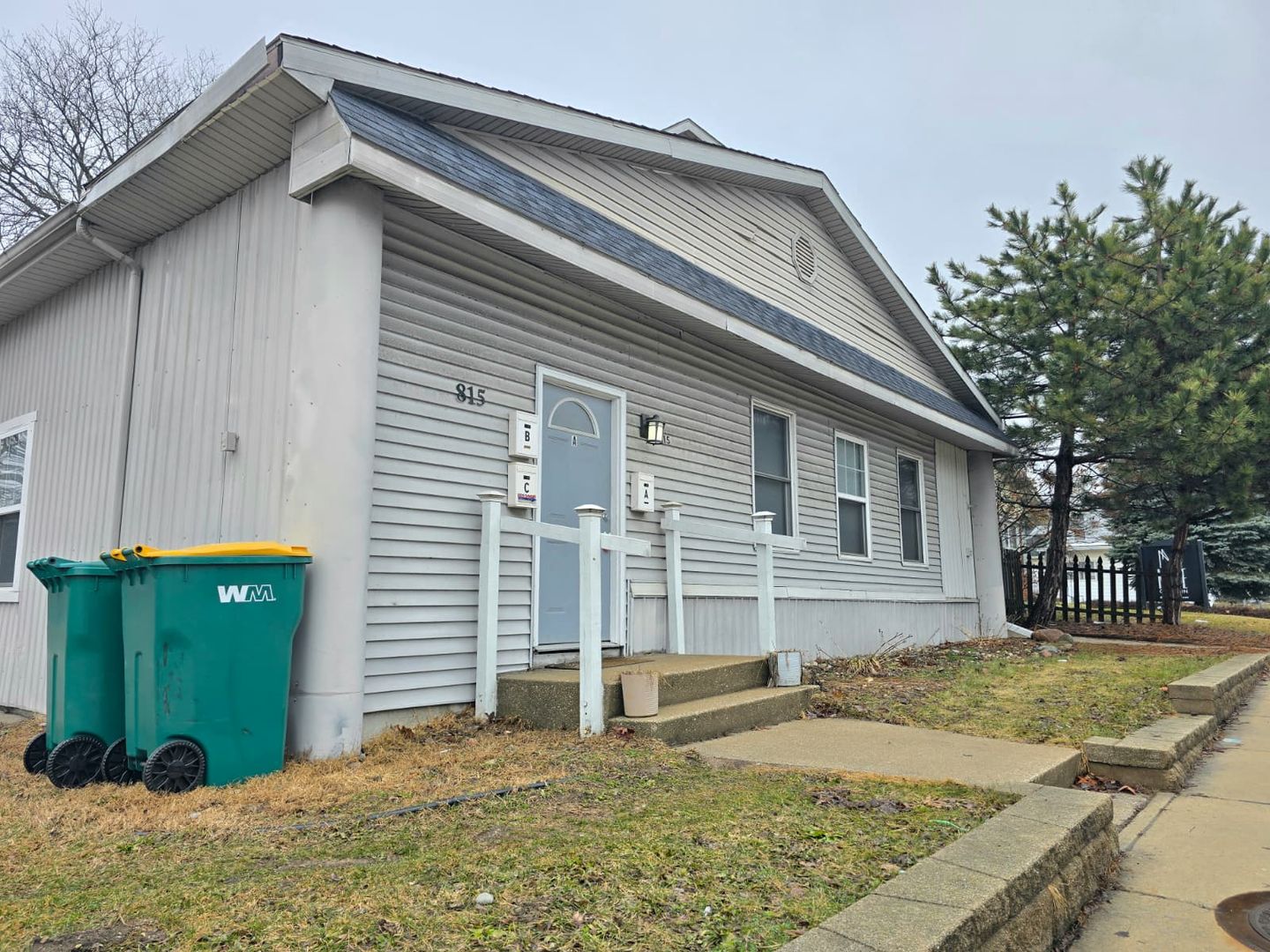 Mishawaka Apartment: 815 N Main St