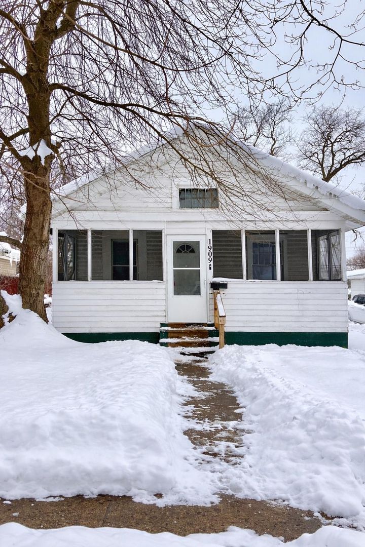South Bend House: 1909 S. Brookfield St.