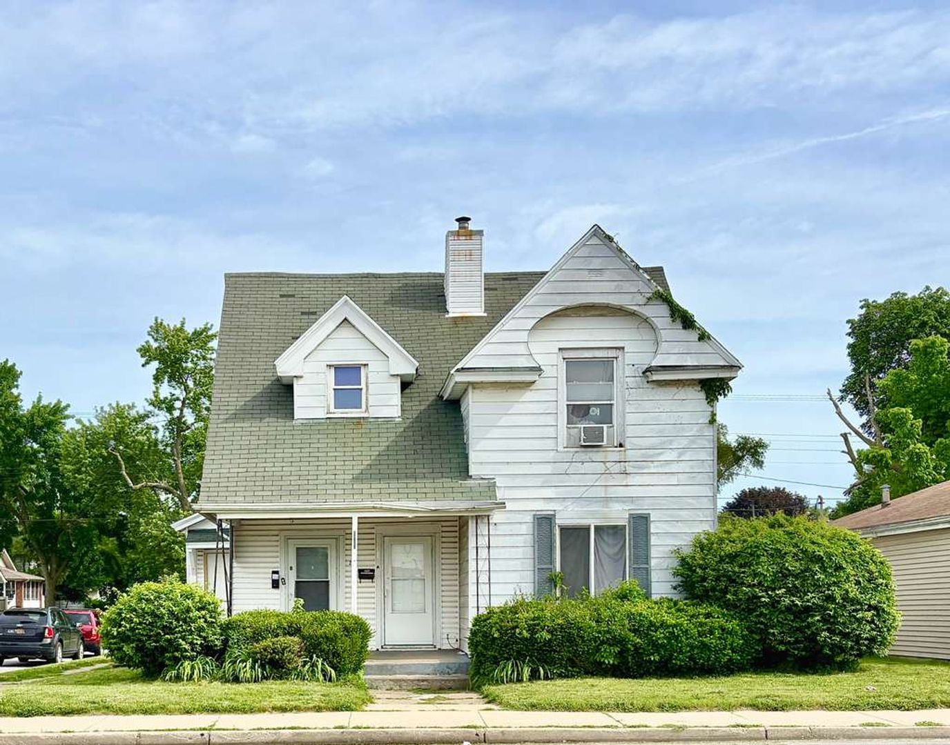 South Bend Apartment: 2701 Mishawaka Ave