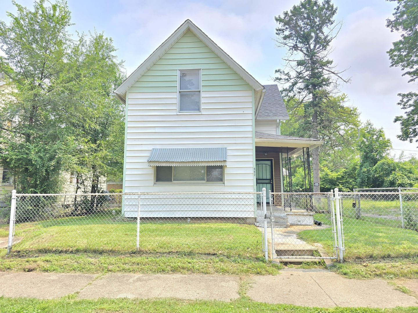 South Bend House: 234 Studebaker St