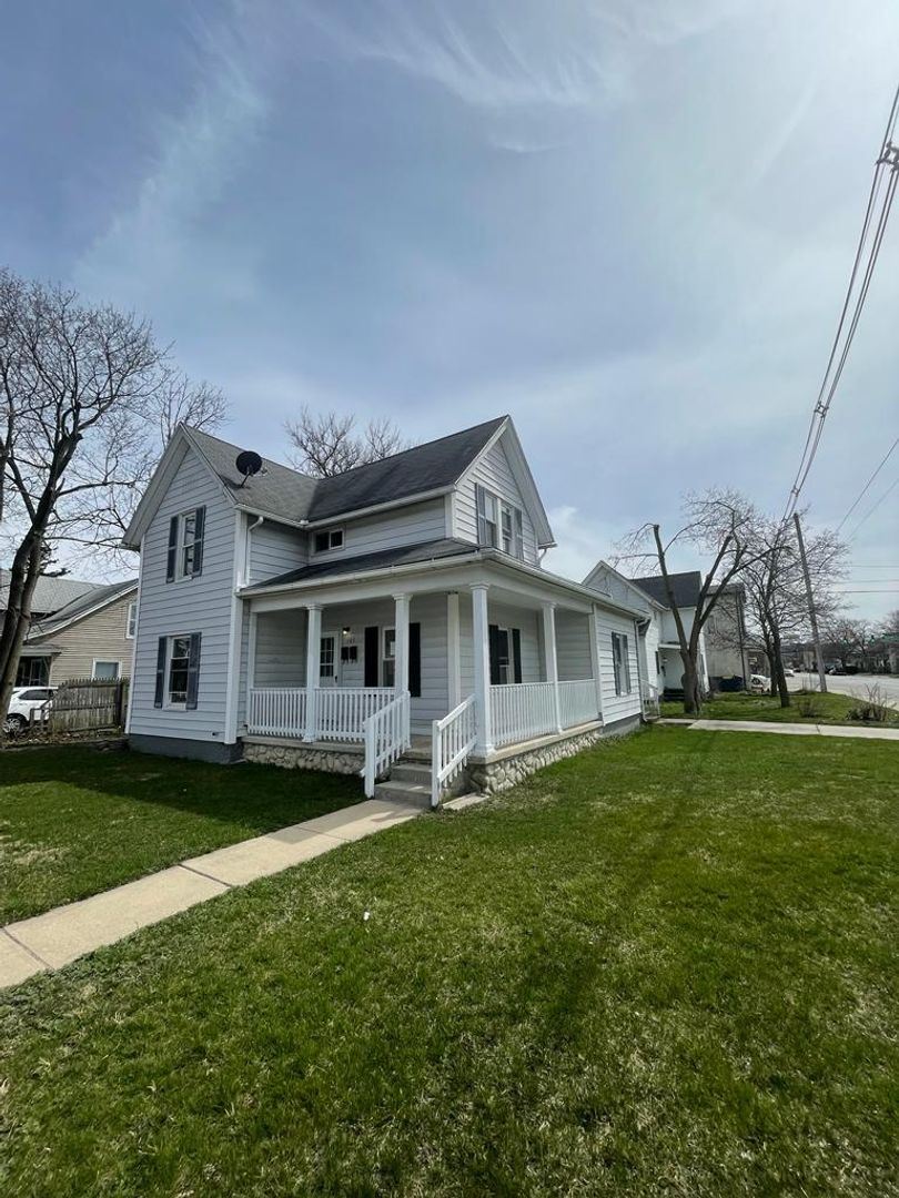 Mishawaka House: 103 E 7th St.