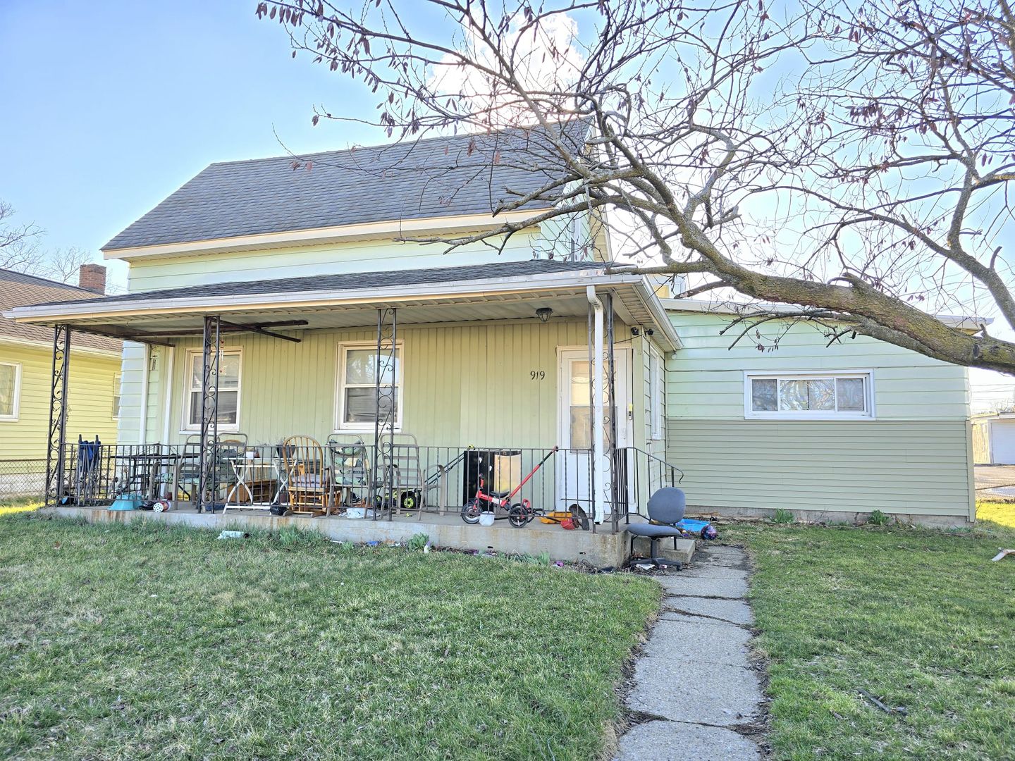 South Bend Apartment: 919 S 25th St