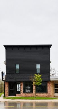 123 S. Michigan St. APT B