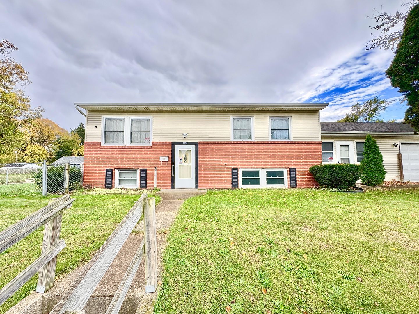 South Bend House: 2306 Elwood Avenue