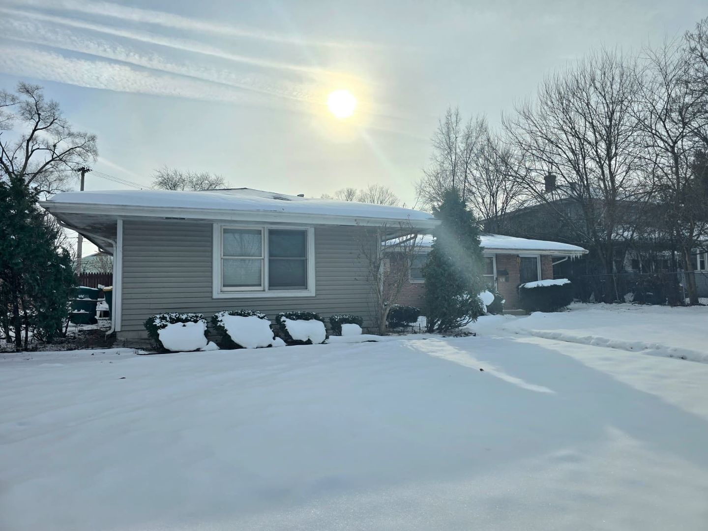 Mishawaka Apartment: 1609 Lincolnway W