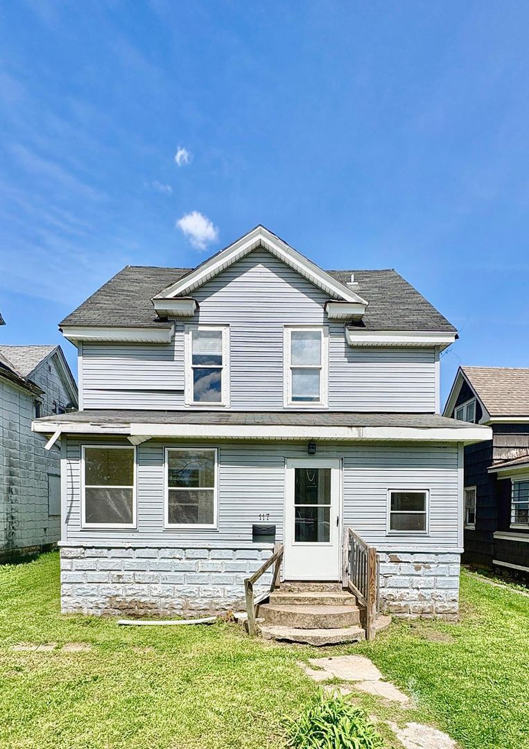 South Bend House: 117 E Fox St