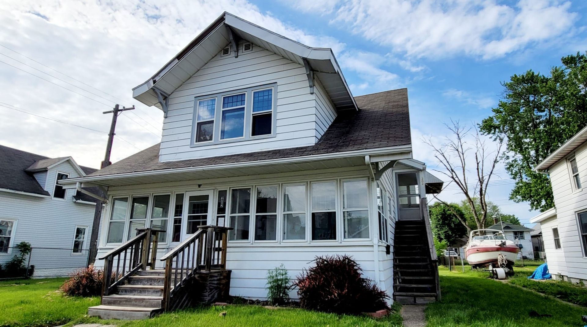 Mishawaka Apartment: 202 E 7th St