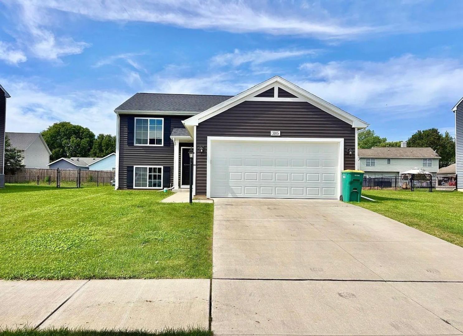 MISHAWAKA House: 3105 Falling Oak Dr