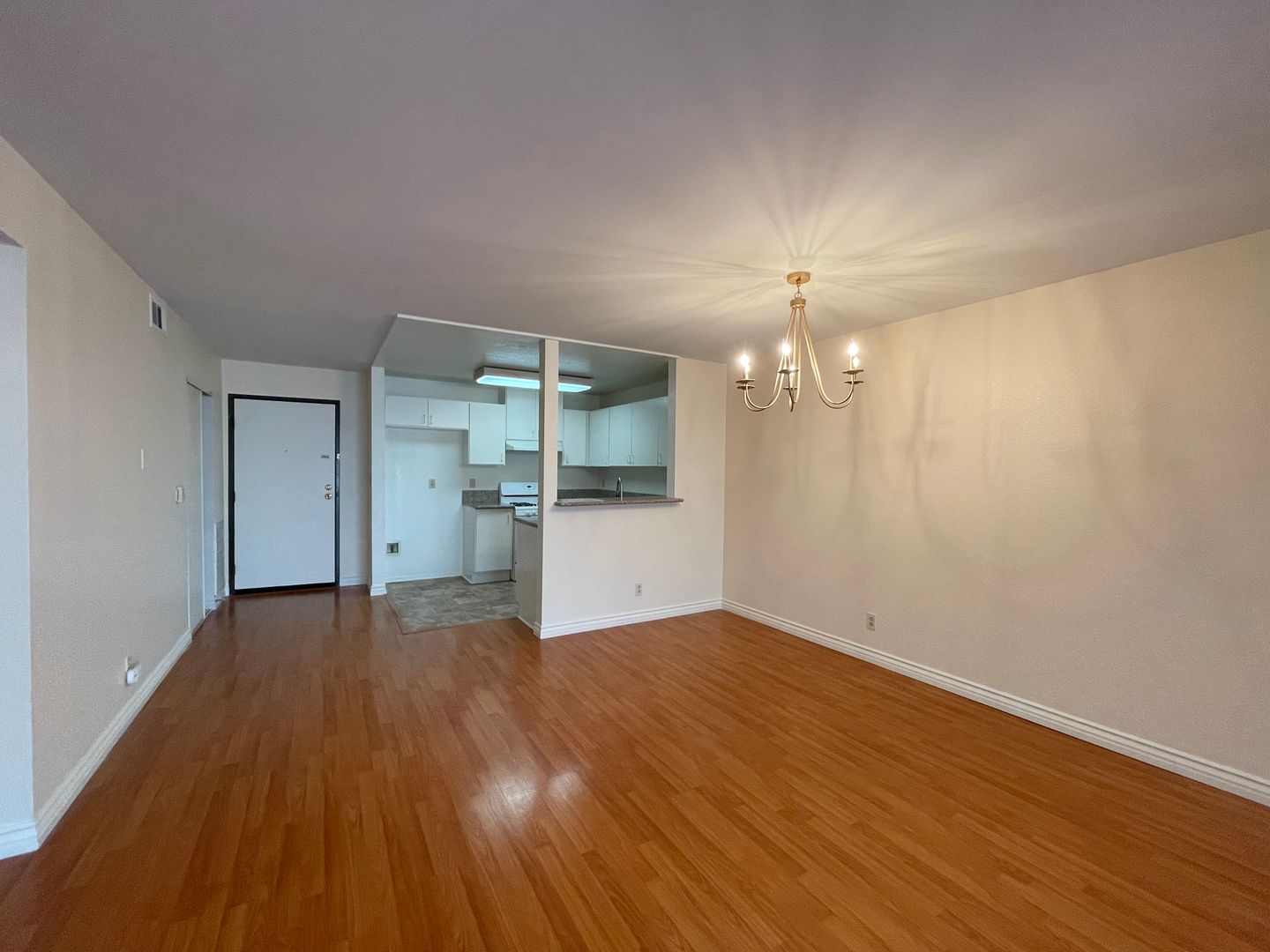 Tujunga Apartment: 7767 Wyngate Street