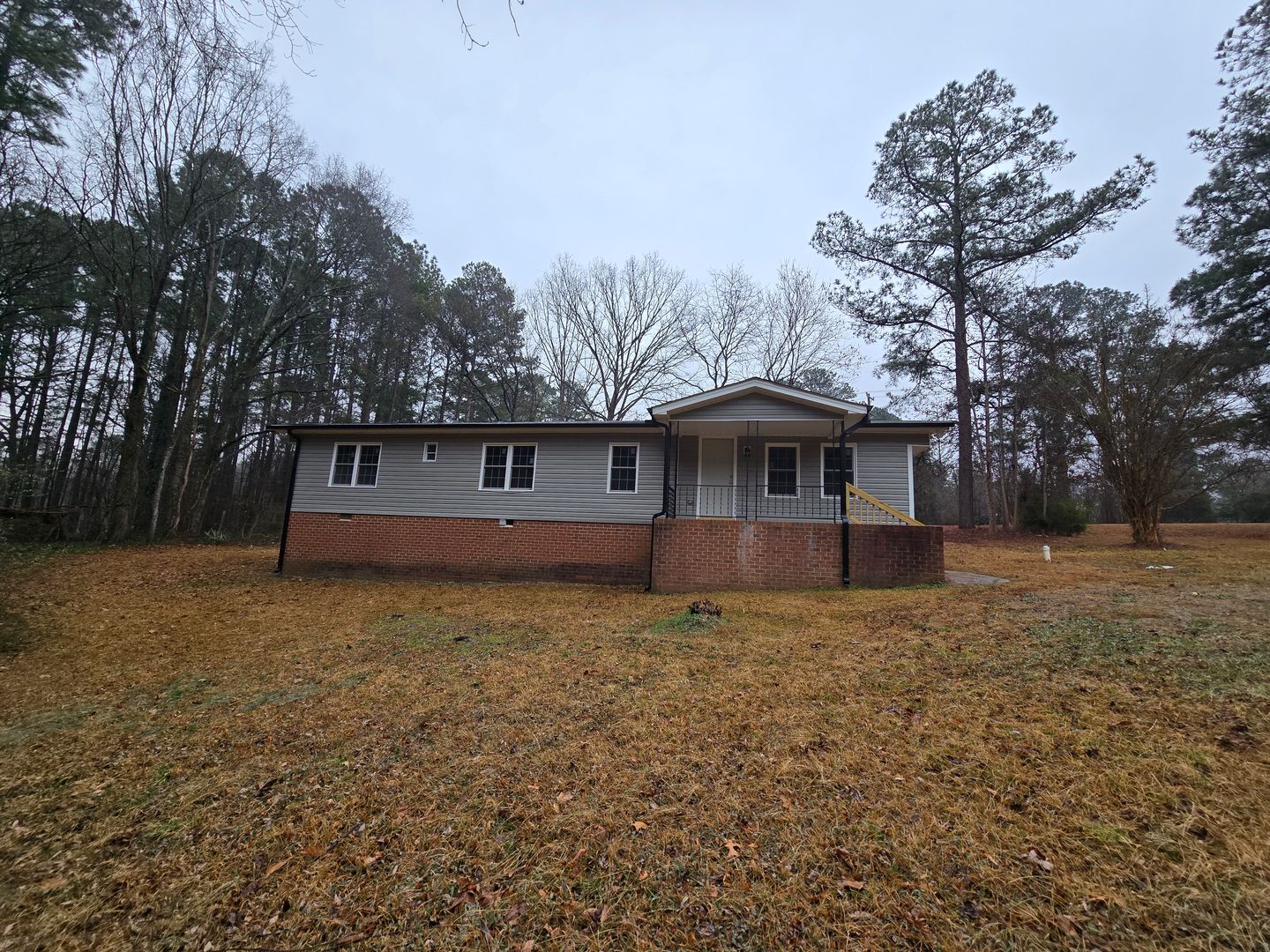 Sanford House: 2012 Old Colon Road