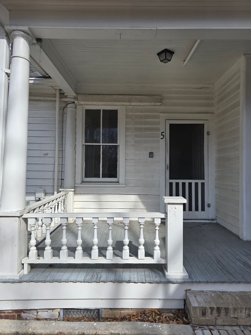 Fayetteville Apartment: 113 Hillside Ave