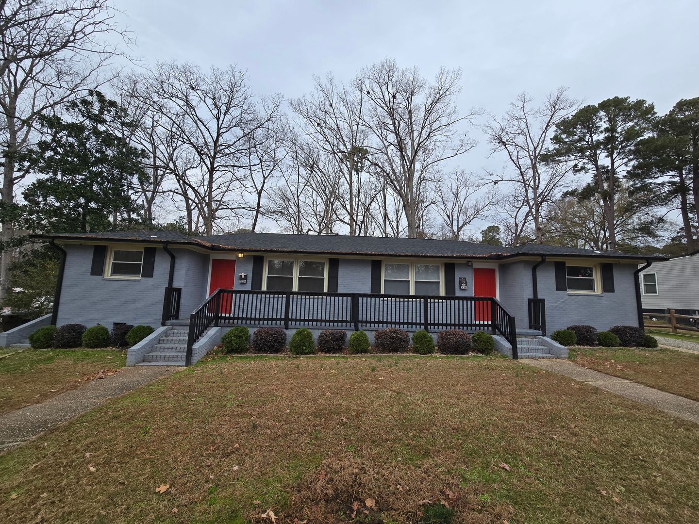 Sanford House: 538 W Weatherspoon Street