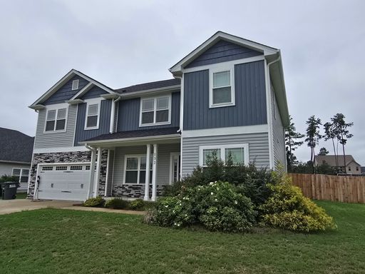New Listing!! – photo 1