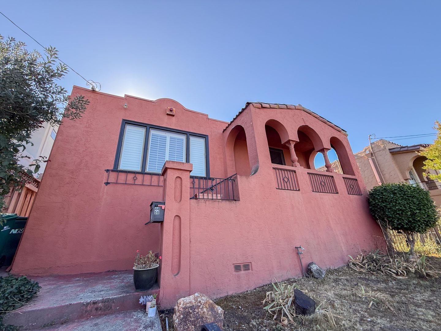 Oakland House: 4456 Moraga Ave.