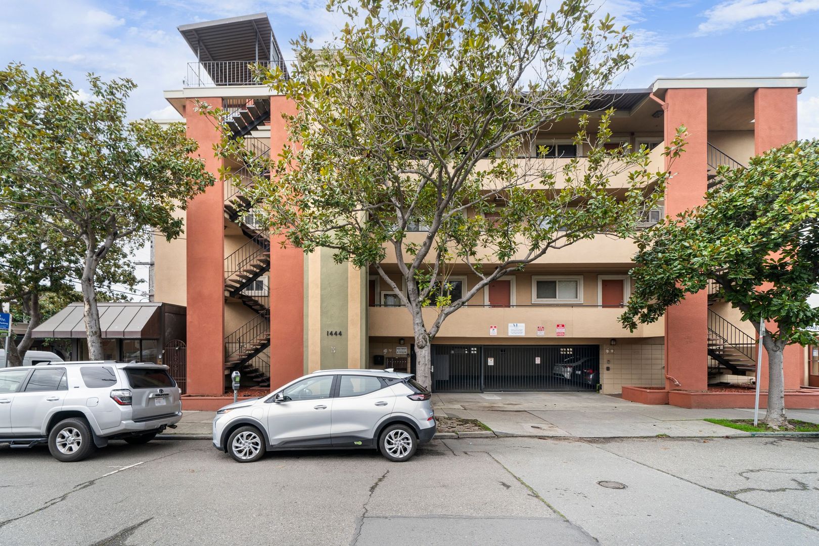 Berkeley Apartment: 1444 Walnut St
